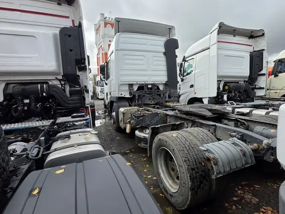 Седельный тягач Mercedes-Benz Actros 2017 года б/у фото 6