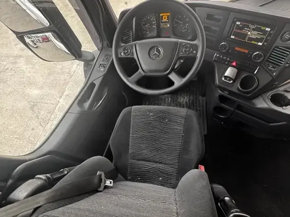 Седельный тягач Mercedes-Benz Actros 2022 года б/у фото 5