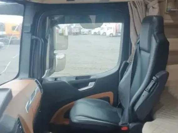 Седельный тягач Shacman SX4188YY381 2023 года б/у фото 10