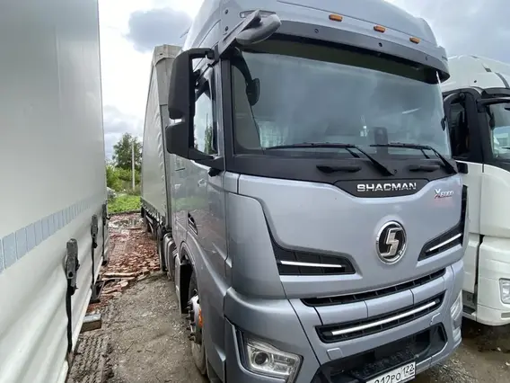 Седельный тягач Shacman SX4188YY381 2023 года б/у