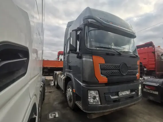 Седельный тягач Shacman SX42584V324 2022 года б/у