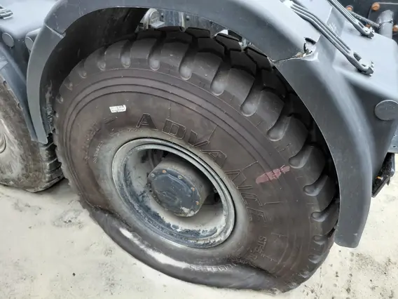 Седельный тягач Shacman SX42586W385C 2022 года б/у фото 5