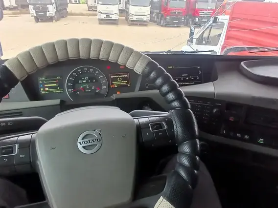 Седельный тягач Volvo FH 2018 года б/у фото 5