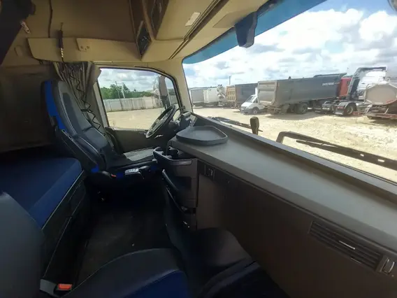 Седельный тягач Volvo FH 2023 года б/у фото 12