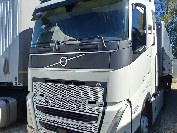 Седельный тягач Volvo FH 2023 года б/у фото 3