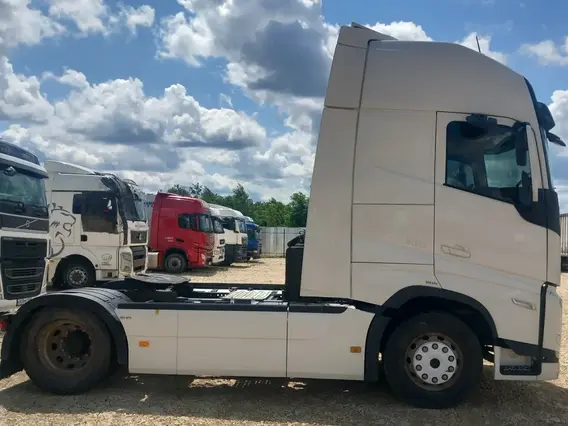 Седельный тягач Volvo FH 2023 года б/у фото 5