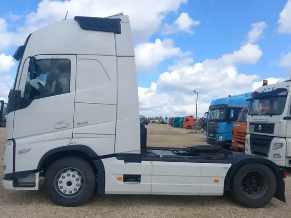 Седельный тягач Volvo FH 2023 года б/у фото 9