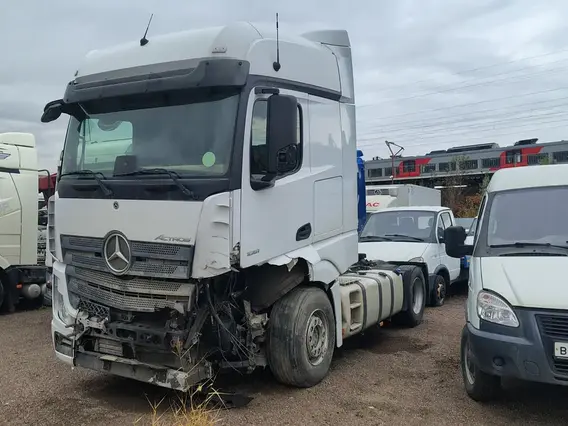 Седельный тягач Mercedes-Benz Actros 2021 года б/у фото 2