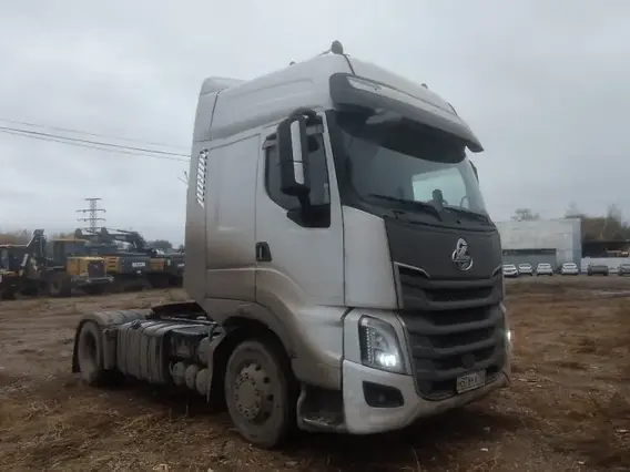 Седельный тягач Chenglong LZ4181H7AB 2023 года б/у
