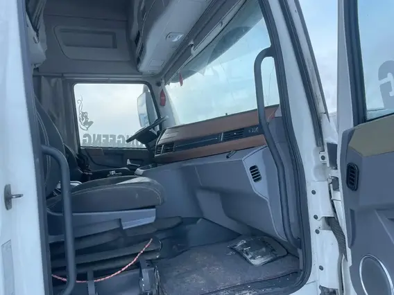 Седельный тягач Dongfeng DFH4180 2023 года б/у фото 7