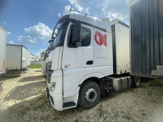 Седельный тягач Mercedes-Benz Actros 2023 года б/у фото 2