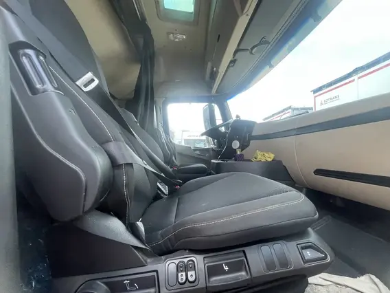 Седельный тягач Mercedes-Benz Actros 2023 года б/у фото 4
