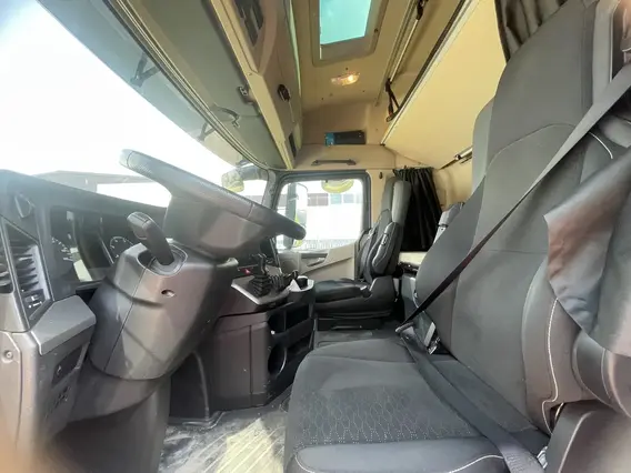 Седельный тягач Mercedes-Benz Actros 2024 года б/у фото 5