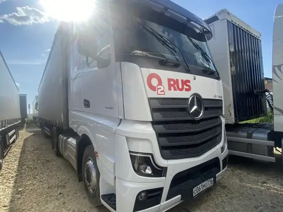 Седельный тягач Mercedes-Benz Actros 2023 года б/у