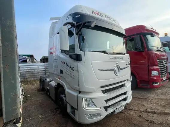Седельный тягач Dongfeng C180NA 2023 года б/у