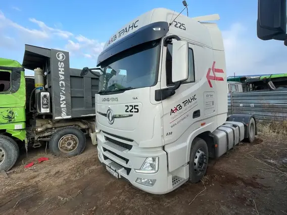 Седельный тягач Dongfeng C180NA 2023 года б/у фото 2