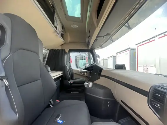 Седельный тягач Mercedes-Benz Actros 2024 года б/у фото 5