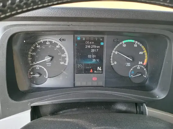 Седельный тягач Mercedes-Benz Actros 2024 года б/у фото 6