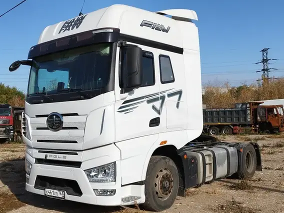 Седельный тягач FAW J7 2023 года б/у фото 3