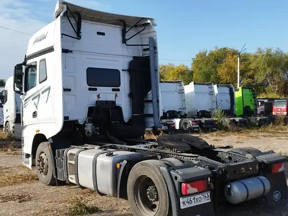 Седельный тягач FAW J7 2023 года б/у фото 6