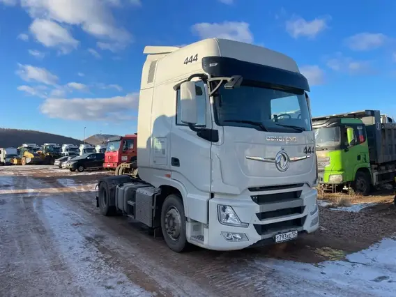 Седельный тягач Dongfeng DF6 2023 года б/у