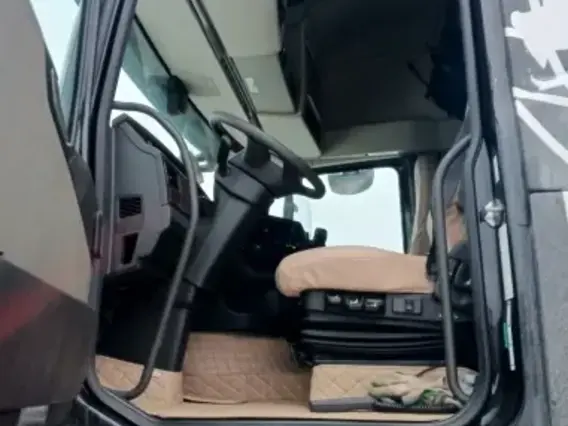 Седельный тягач Volvo FH 2022 года б/у фото 10
