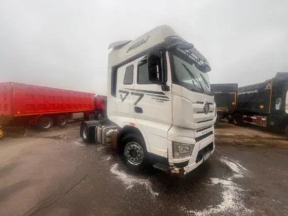 Седельный тягач FAW J7 2023 года б/у