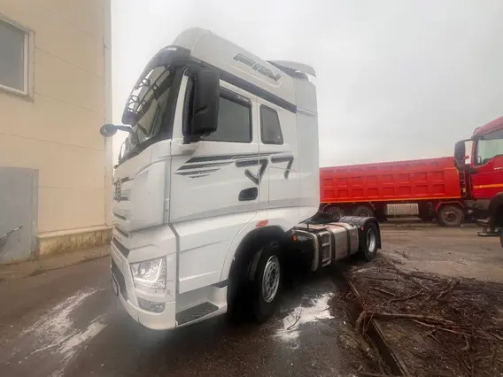 Седельный тягач FAW J7 2023 года б/у фото 3