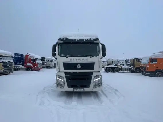 Седельный тягач SITRAK c7h 2023 года б/у фото 2