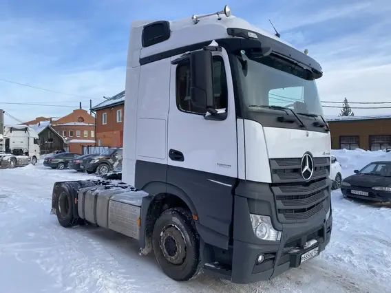 Седельный тягач Mercedes-Benz Actros 2023 года б/у
