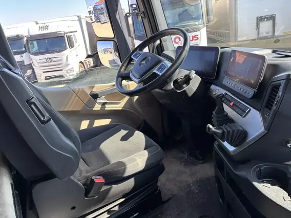 Седельный тягач Mercedes-Benz Actros 2023 года б/у фото 11