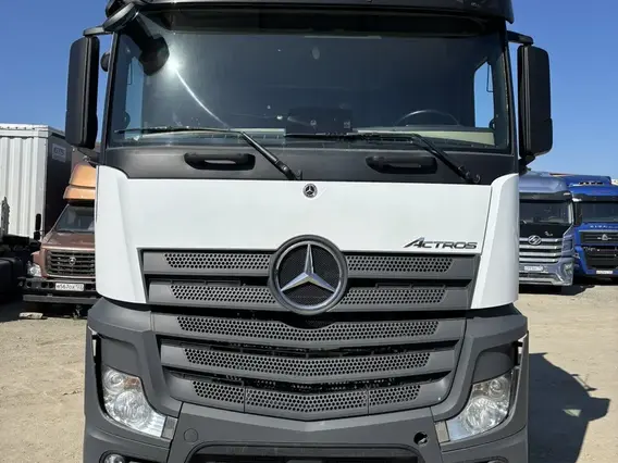 Седельный тягач Mercedes-Benz Actros 2023 года б/у фото 3