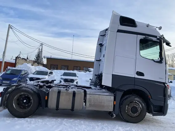 Седельный тягач Mercedes-Benz Actros 2023 года б/у фото 4