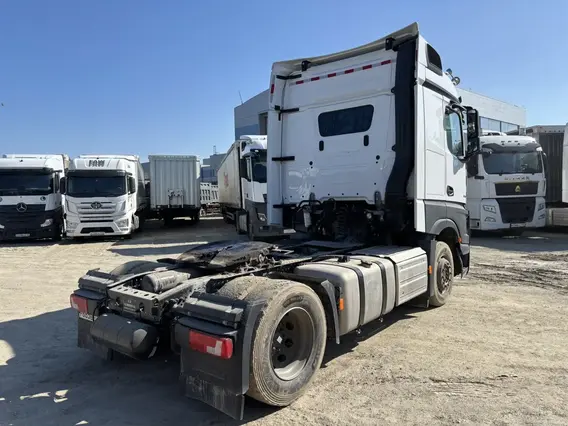 Седельный тягач Mercedes-Benz Actros 2023 года б/у фото 6