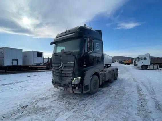 Седельный тягач Mercedes-Benz Actros 2020 года б/у