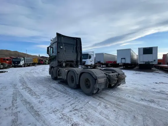 Седельный тягач Mercedes-Benz Actros 2020 года б/у фото 8