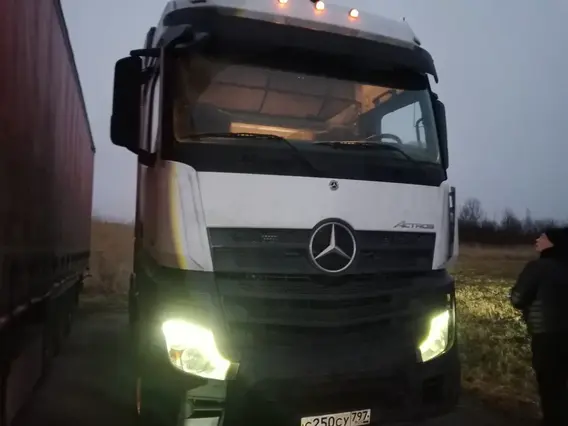 Седельный тягач Mercedes-Benz Actros 2022 года б/у