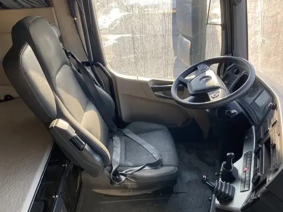 Седельный тягач Mercedes-Benz Actros 2023 года б/у фото 13