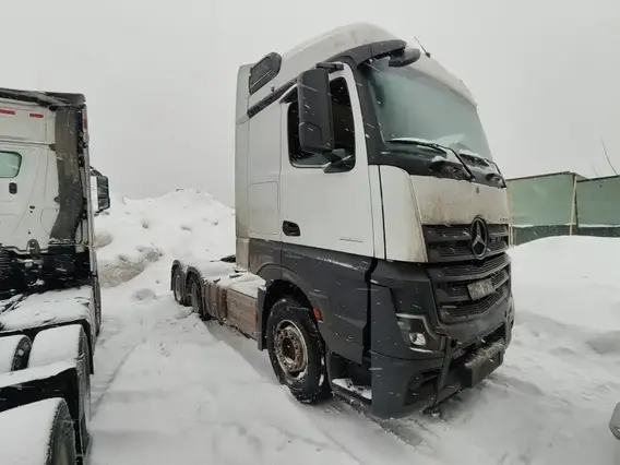 Седельный тягач Mercedes-Benz Actros 2023 года б/у фото 6