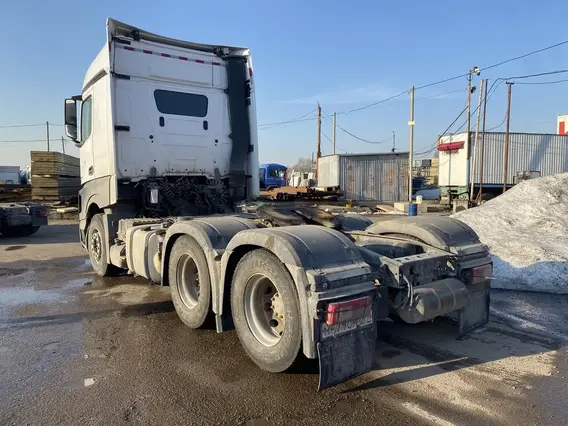 Седельный тягач Mercedes-Benz Actros 2023 года б/у фото 8