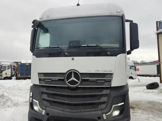Седельный тягач Mercedes-Benz Actros 2023 года б/у