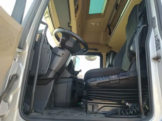 Седельный тягач Mercedes-Benz Actros 2022 года б/у фото 10