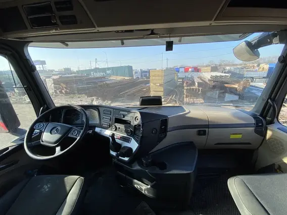 Седельный тягач Mercedes-Benz Actros 2022 года б/у фото 12
