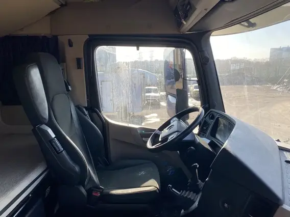 Седельный тягач Mercedes-Benz Actros 2022 года б/у фото 13