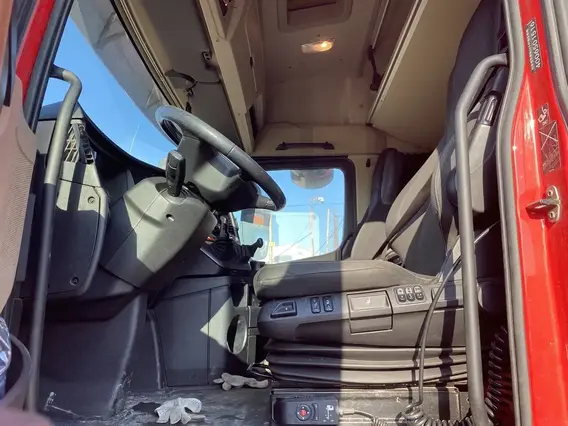 Седельный тягач Mercedes-Benz Actros 2022 года б/у фото 10