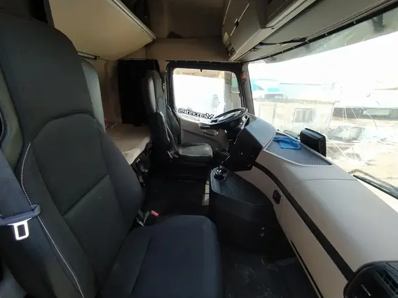 Седельный тягач Mercedes-Benz Actros 2022 года б/у фото 13