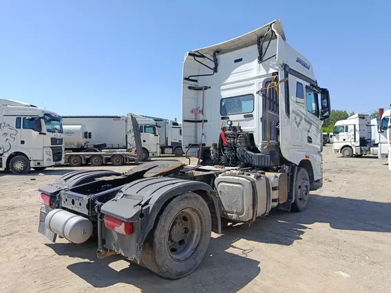 Седельный тягач FAW J7 2023 года б/у фото 6