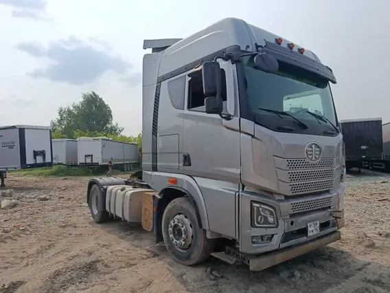 Седельный тягач FAW JH6 2023 года б/у фото 4