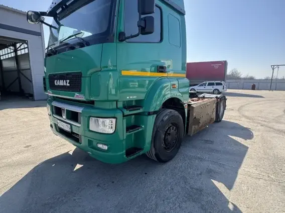 Седельный тягач Камаз 5490 2020 года б/у фото 3