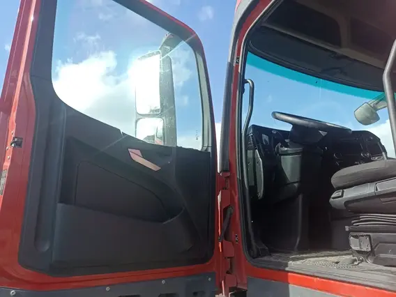 Седельный тягач Mercedes-Benz Actros 2022 года б/у фото 10